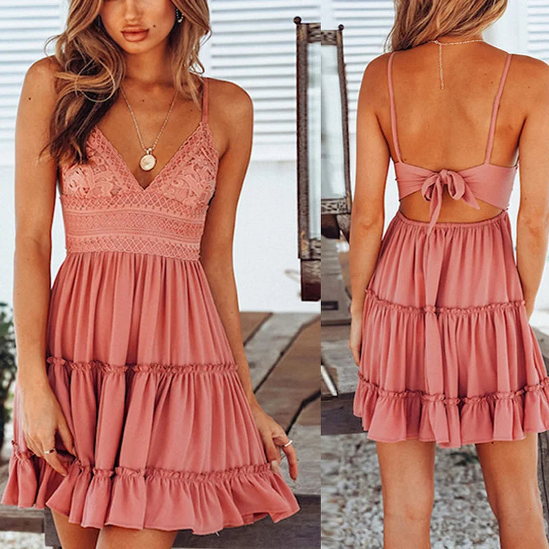 Vestido Branco de Renda com Alça Fina – Mini, Decote V e Costas Abertas