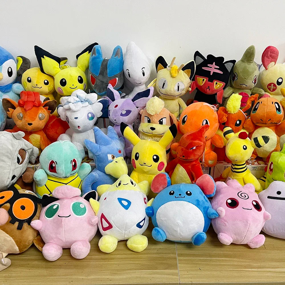 Pelúcia Pokémon Fofa (15 a 30 cm) – Pikachu, Sylveon, Charmander e Outros Personagens