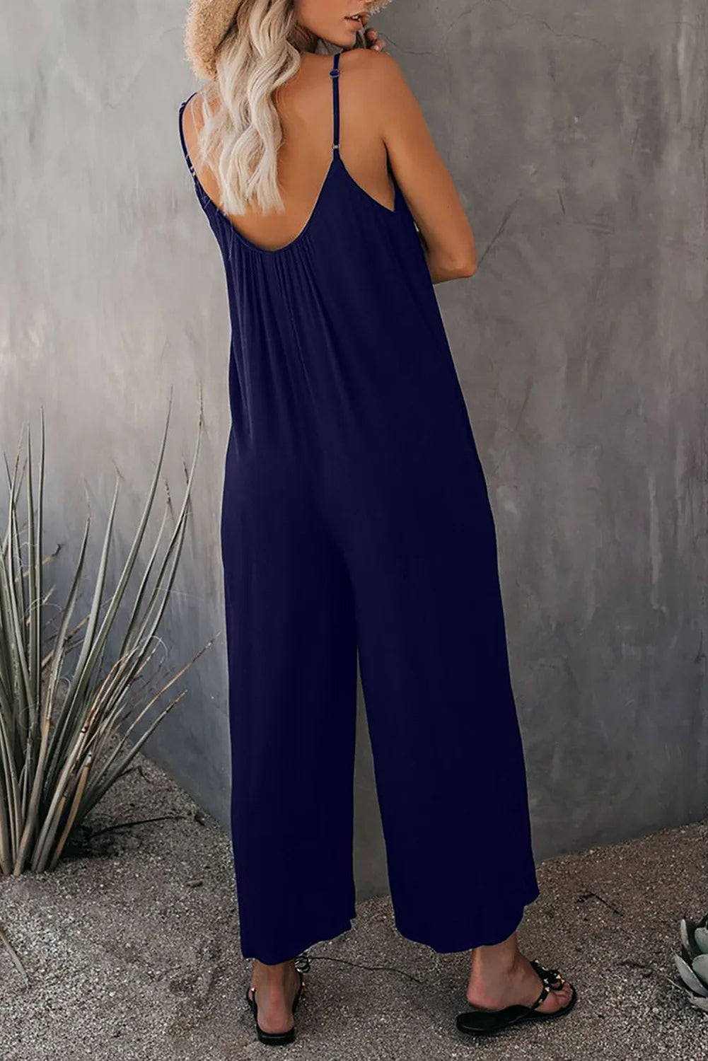 Macacão Feminino de Alça com Bolsos e Cintura Alta