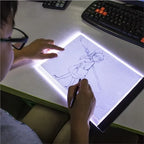 Mesa de Luz LED Transparente para Desenho e Escrita – Ideal para Arte, Estudos e Traçados Perfeitos