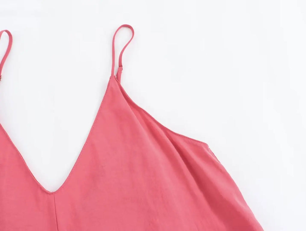 Vestido Longo Preto com Decote V e Costas Abertas – Elegância Leve para o Verão