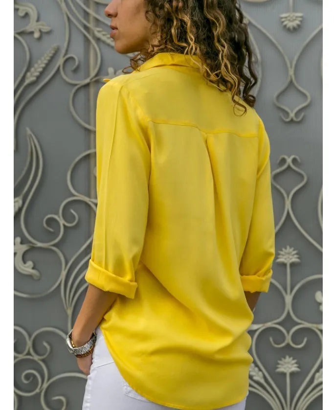 Camisa Feminina Vintage com Gola Polo – Elegante, Confortável e Versátil para o Dia a Dia