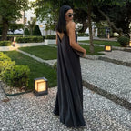 Vestido Longo Preto com Decote V e Costas Abertas – Elegância Leve para o Verão