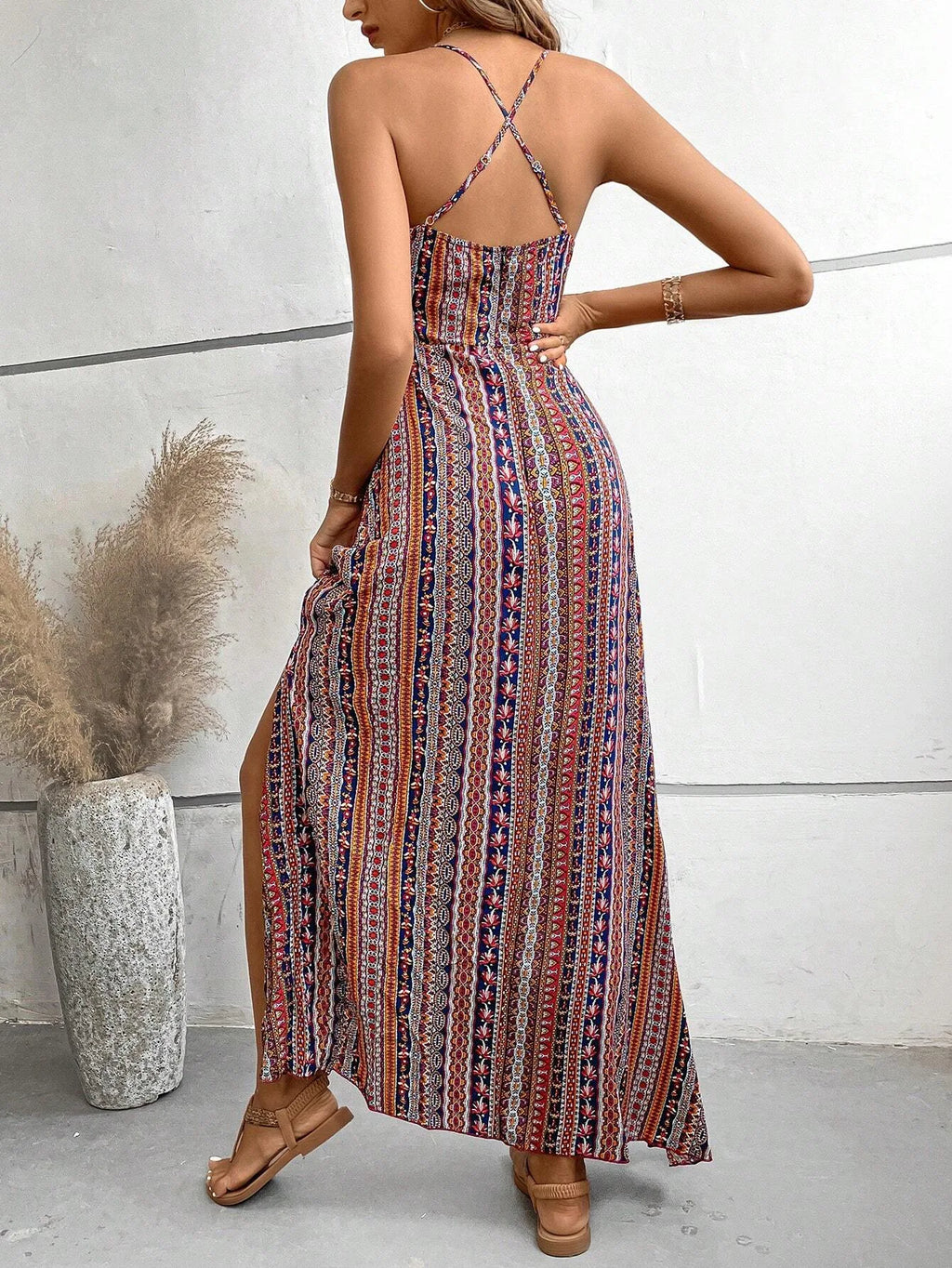 Vestido Longo Feminino Estampado com Decote Halter