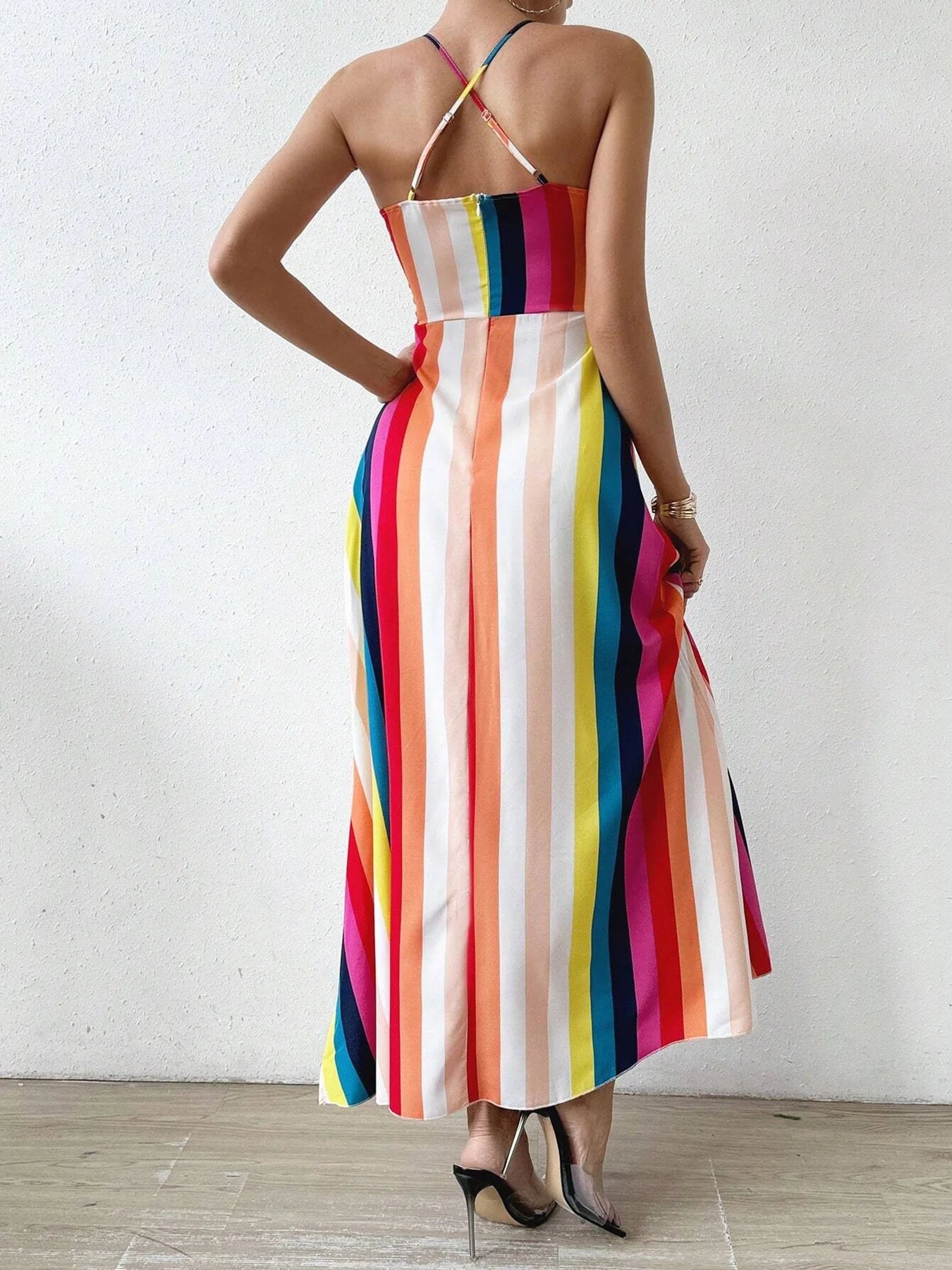 Vestido Longo Feminino Estampado com Decote Halter
