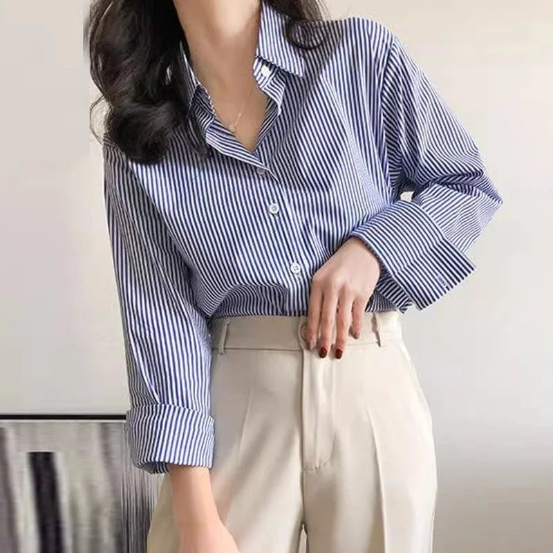 Camisa Feminina Listrada – Manga Longa e Caimento Solto | Primavera & Outono