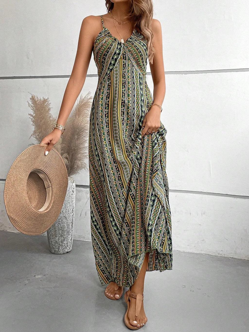 Vestido Longo Feminino Estampado com Decote Halter