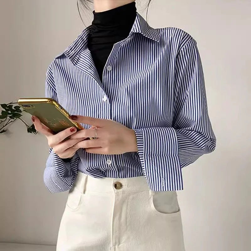 Camisa Feminina Listrada – Manga Longa e Caimento Solto | Primavera & Outono