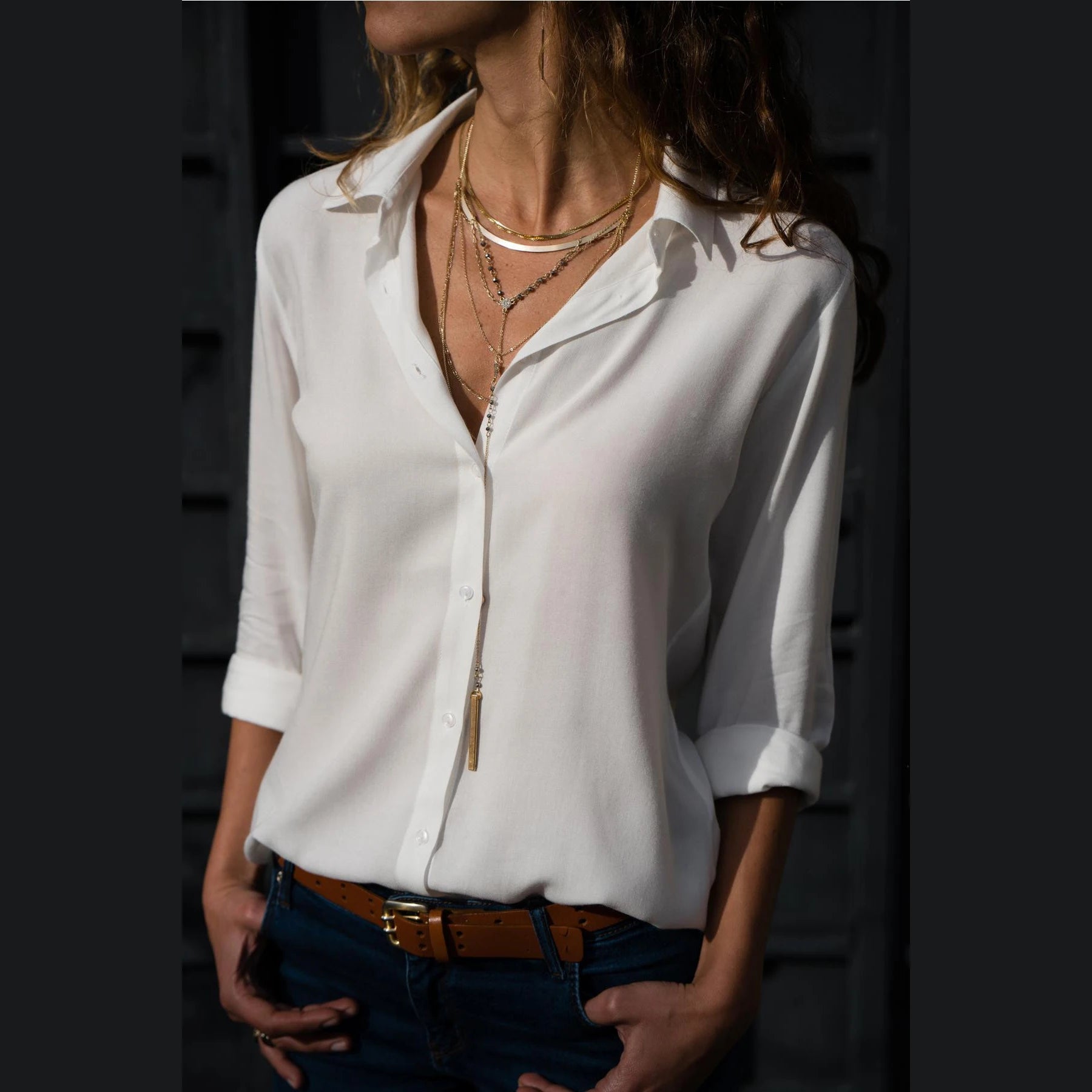 Camisa Feminina Vintage com Gola Polo – Elegante, Confortável e Versátil para o Dia a Dia